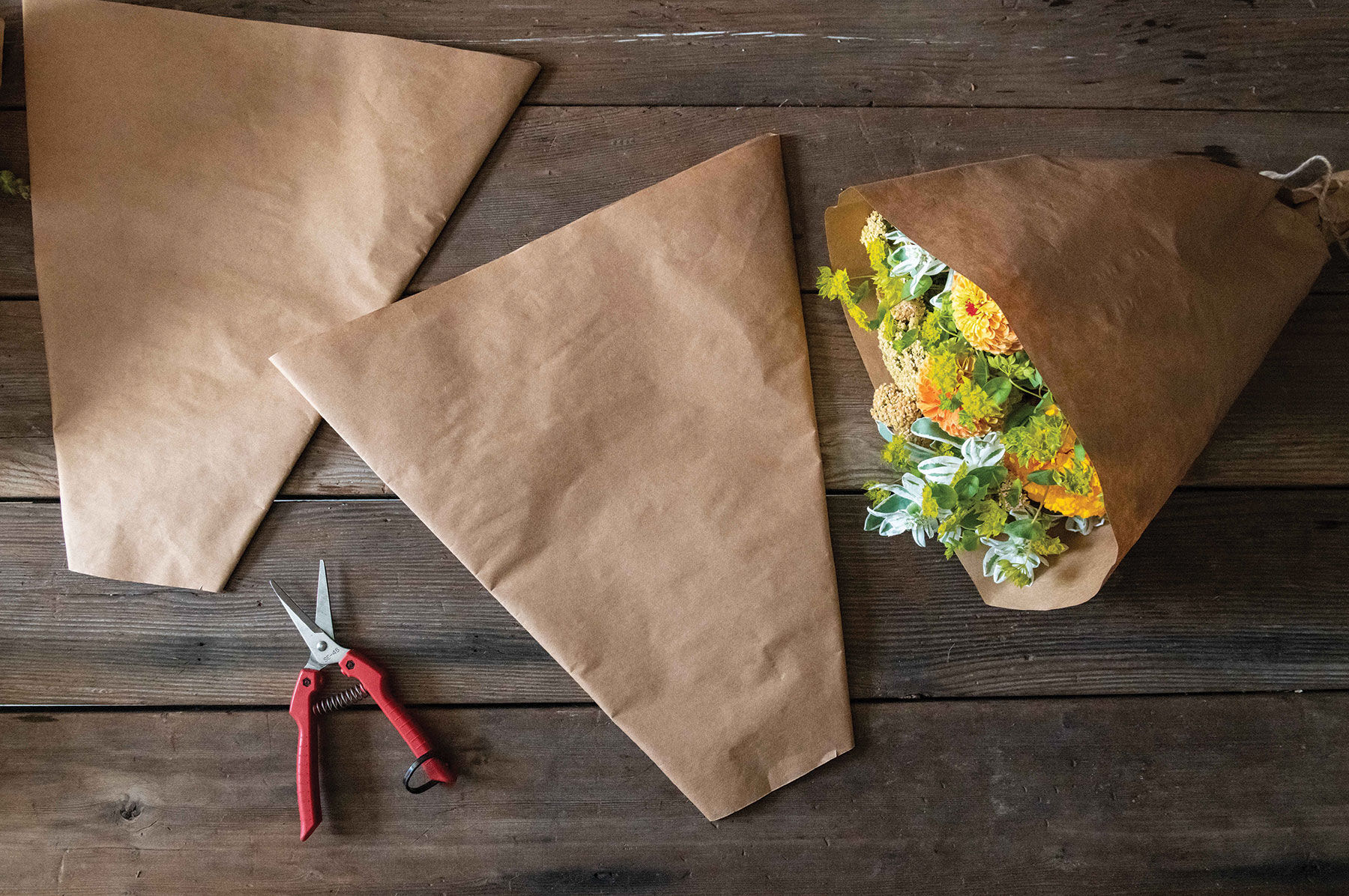 Kraft Paper Cut-Flower Sleeves &ndash; L, 100 Count Flower Post-Harvest