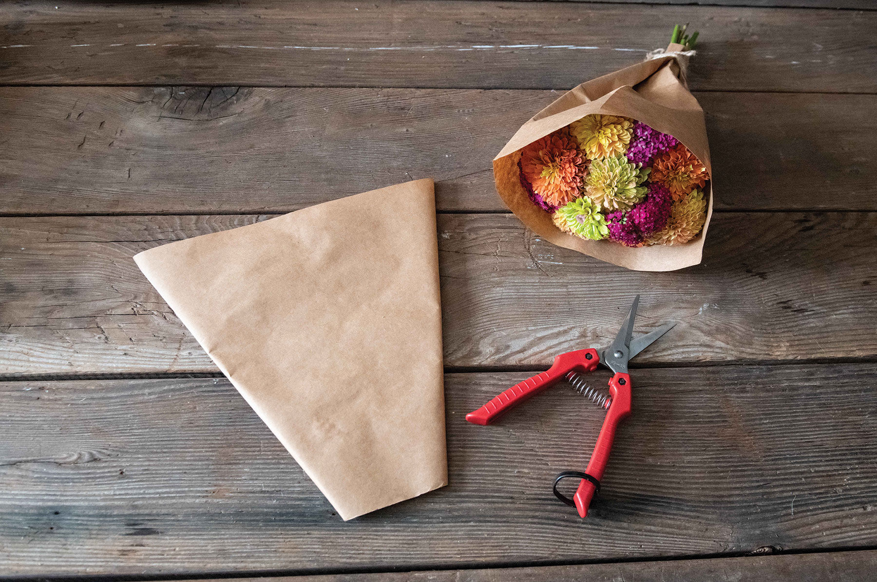 Kraft Paper Cut-Flower Sleeves &ndash; XS, 100 Count Flower Post-Harvest