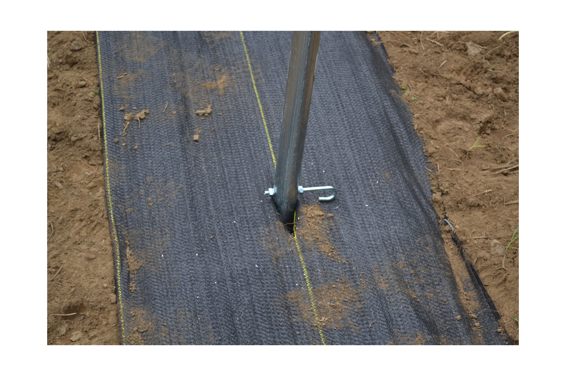 Pro 5 Weed Barrier &ndash; 4' x 250' Fabric Mulch